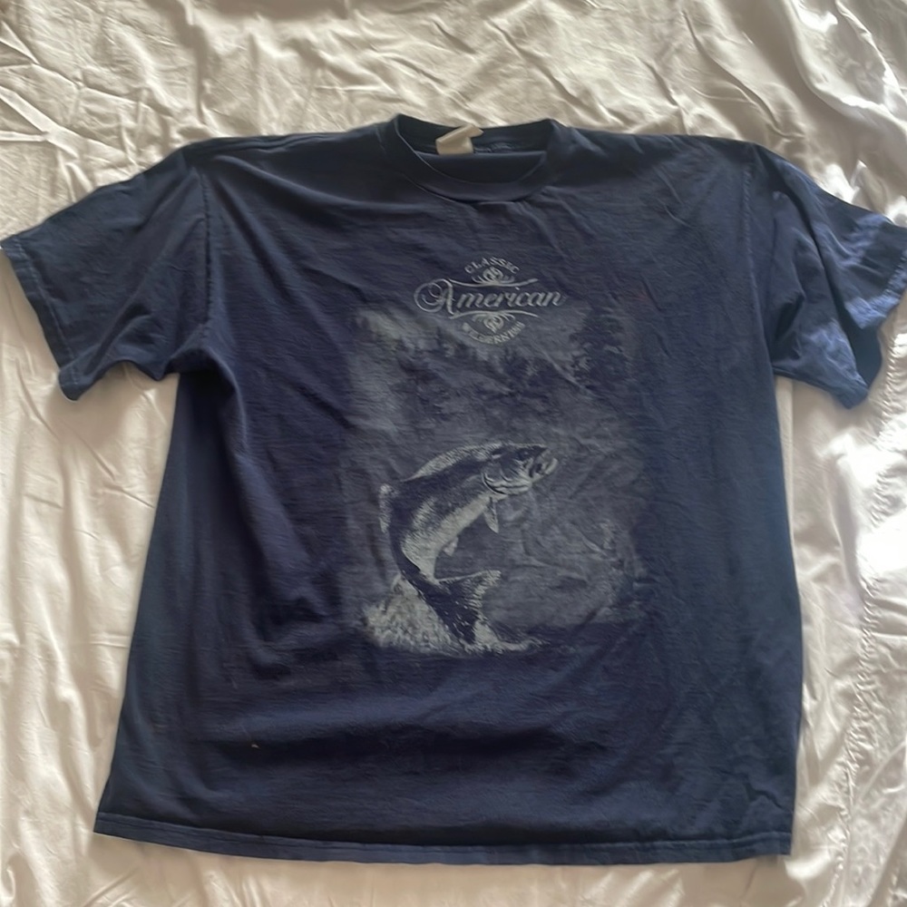 Vintage graphic fishing t-shirt